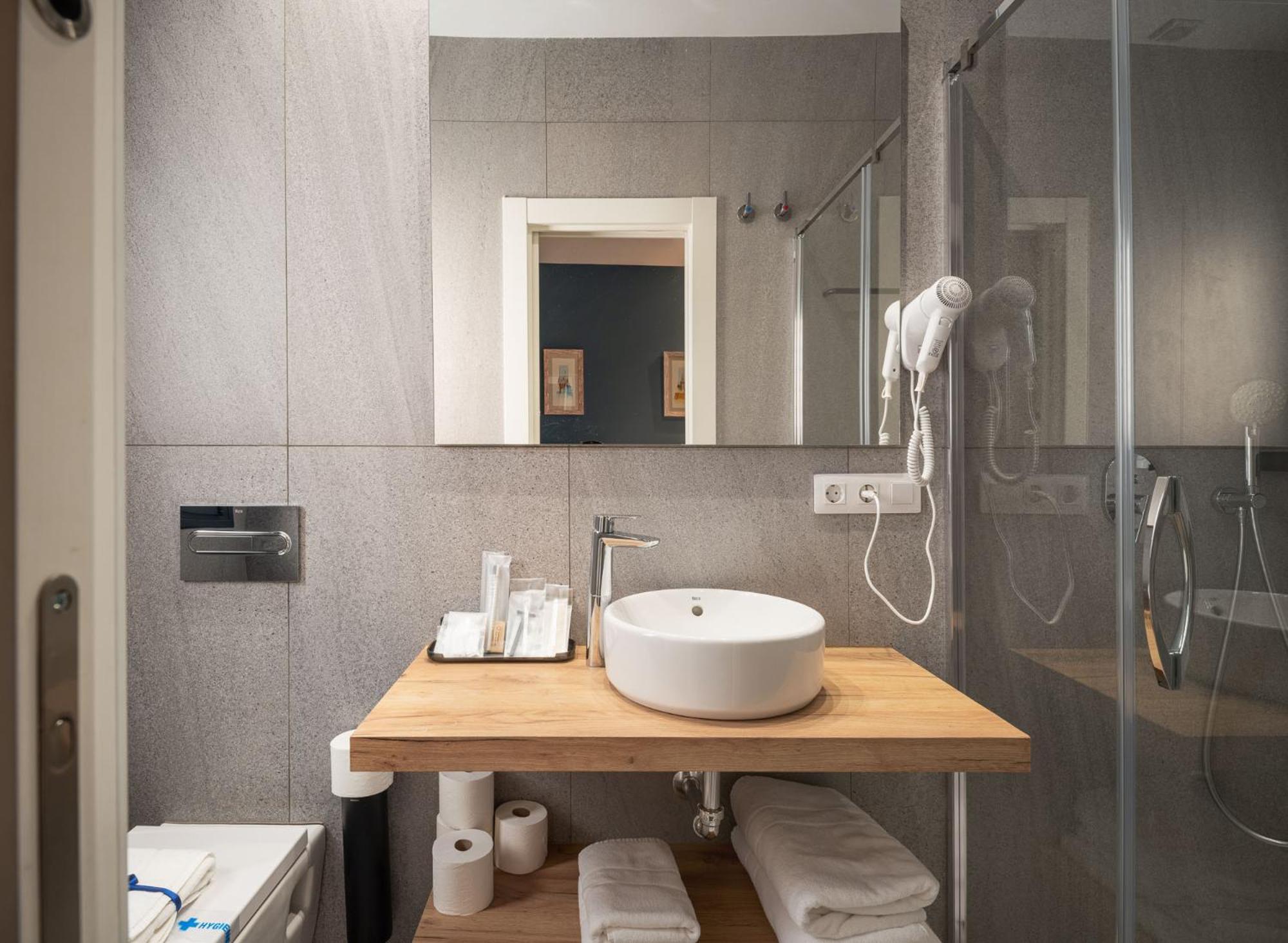 Terra Triana Apartments Севилья Экстерьер фото